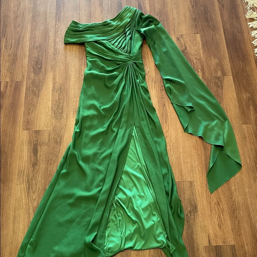 New Tadashi Shoji Ember Cape Gown - Picture 4 of 7